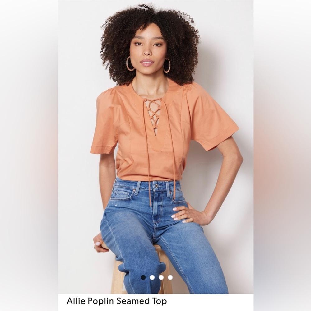 NWOT EVEREVE the Allie Poplin top criss cross neck!